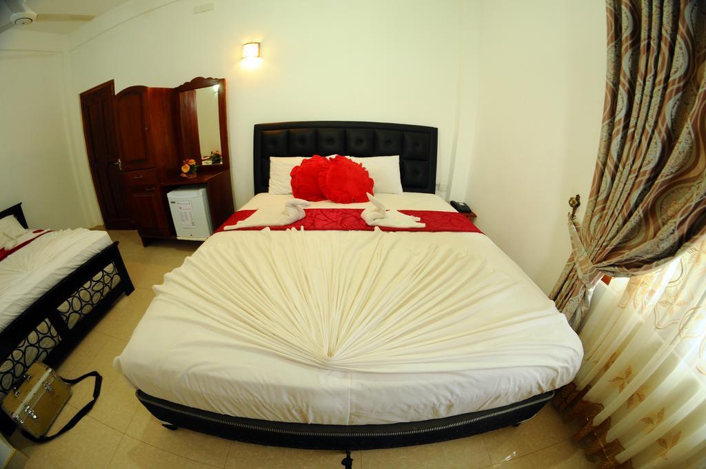 Happy Leoni Hotel 아누라다푸라 외부 사진